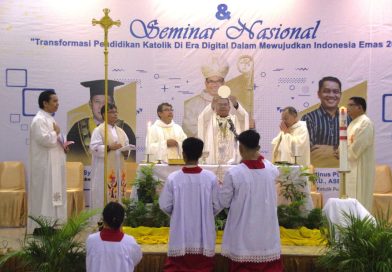 Pengukuhan Pengurus IDK KAM dan Seminar Nasional “Transformasi Pendidikan Sebagai Bagian dari Misi Damai Kristus”