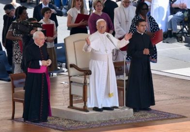 Paus Leo kepada Umat Kristen di Timur Tengah: ‘Seluruh Gereja berdiri bersama kalian’