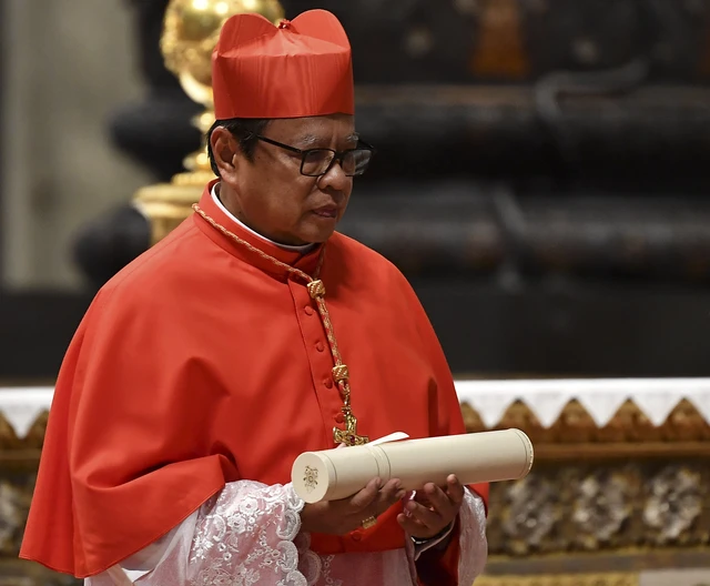 Bapa Suci Paus Fransiskus memilih Uskup Igntius Suharyo sebagai Kardinal ketiga dari Indonesia.